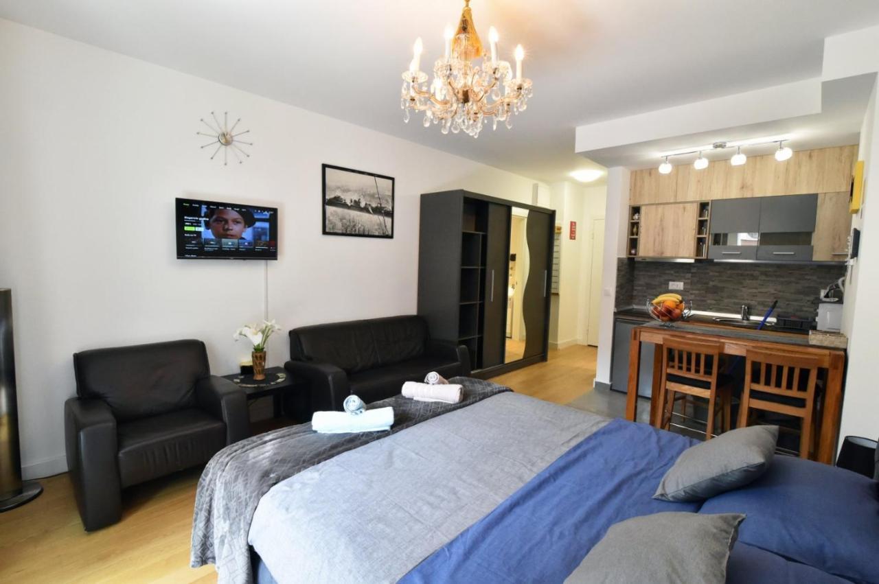 Tayson Square Dorcol New Location Free Garage Daire Belgrad Dış mekan fotoğraf