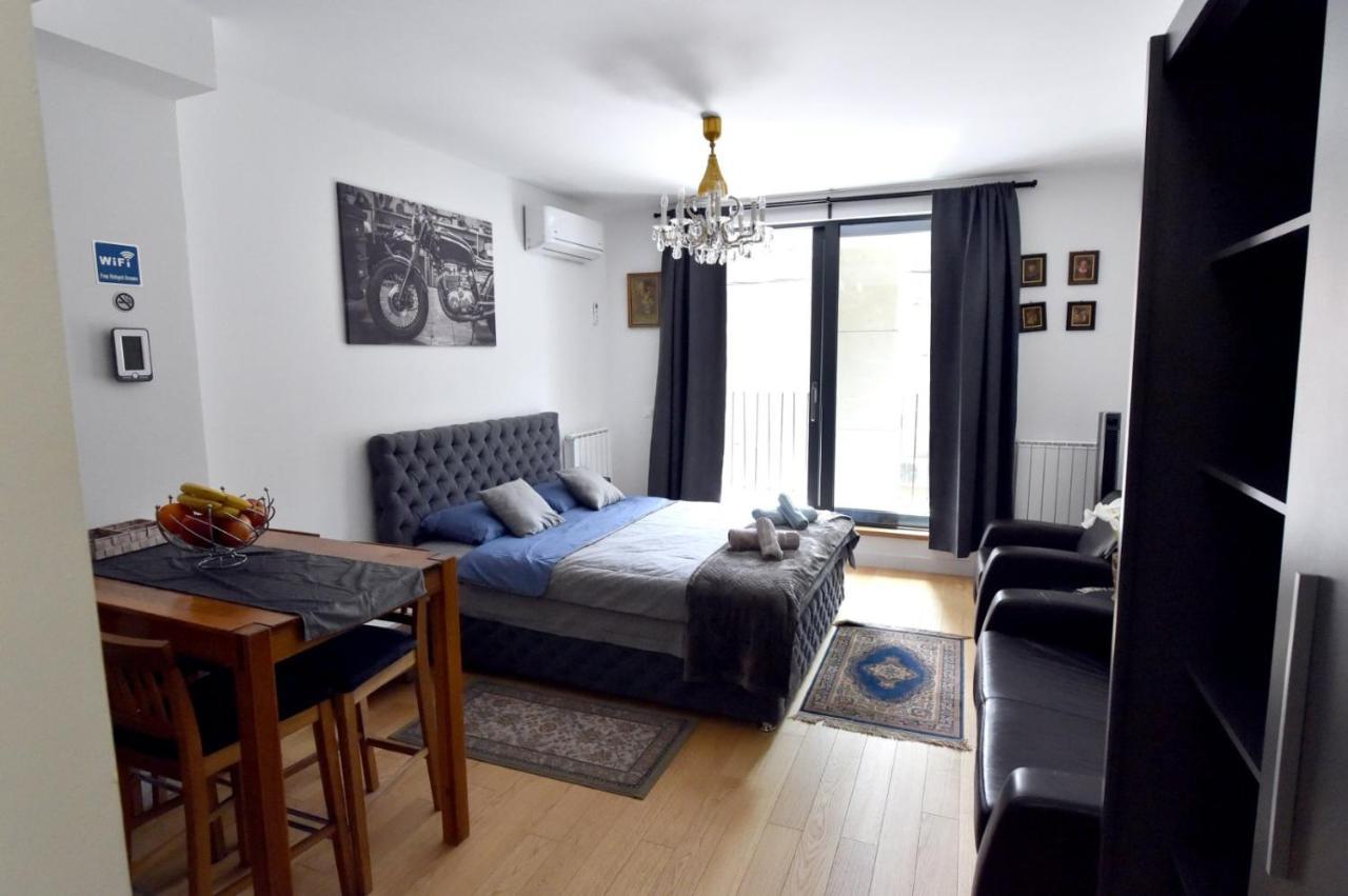 Tayson Square Dorcol New Location Free Garage Daire Belgrad Dış mekan fotoğraf
